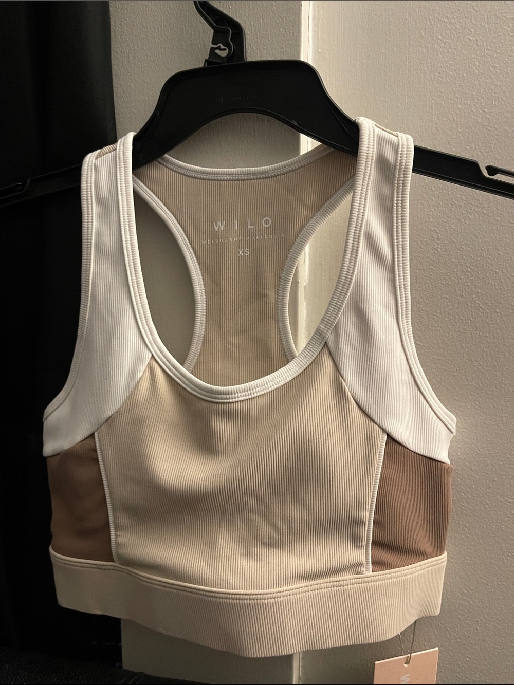 Wilo the Label Melbourne Aus Beige & White Sports Bra Racer Back Size XS NWT
